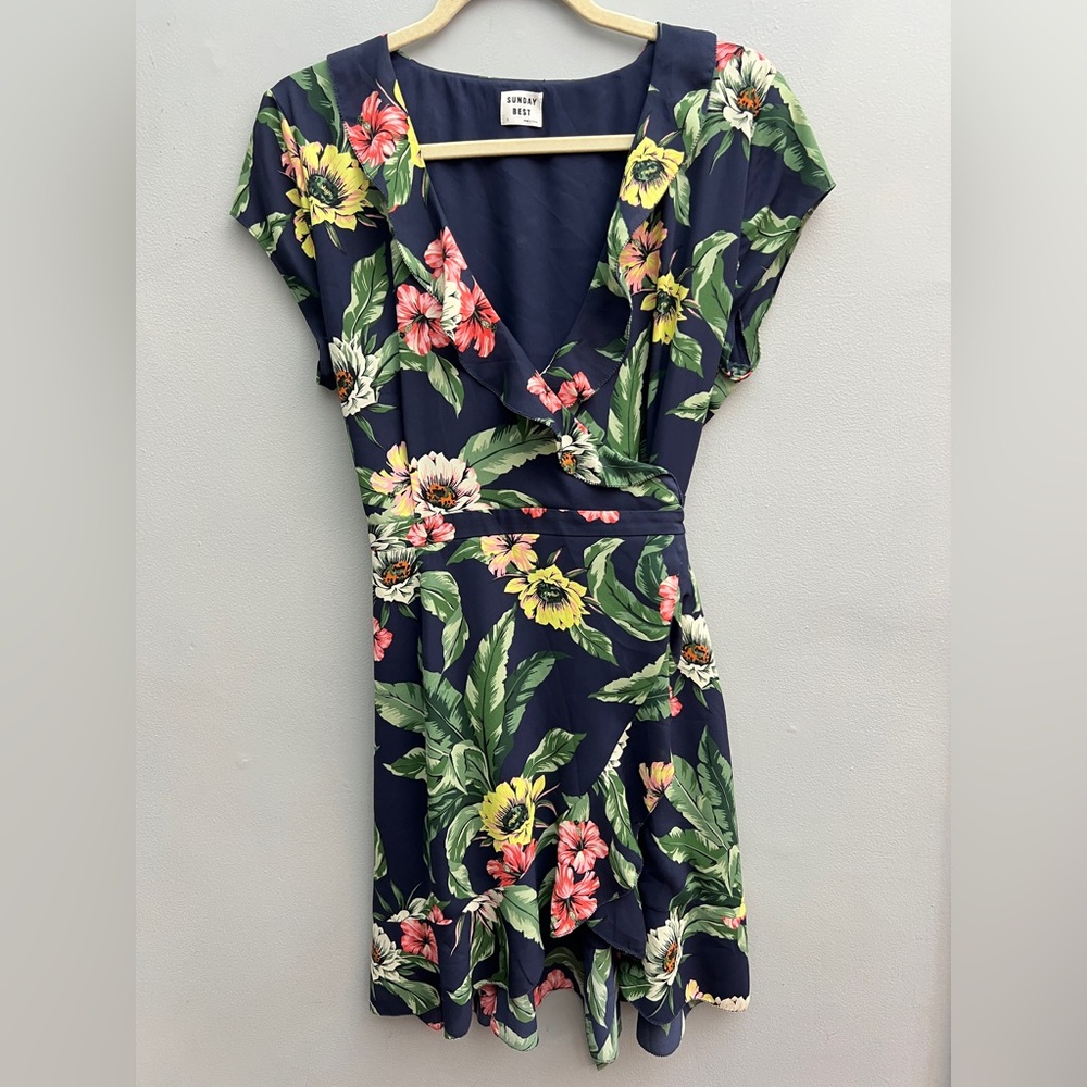 Aritzia Sunday Best Floral Wrap Dress, Size 8